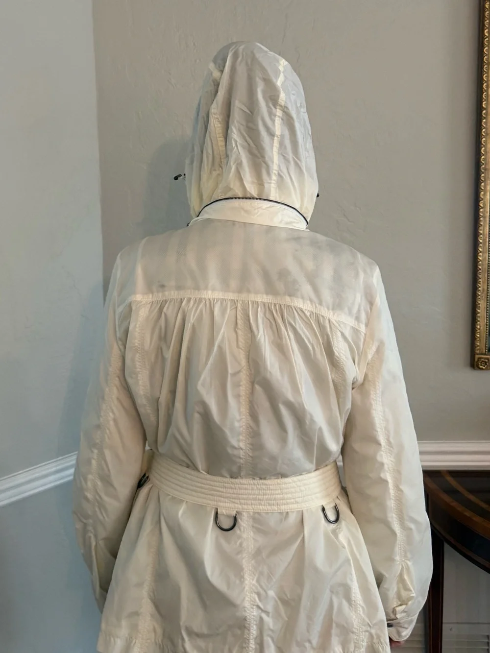 Burberry White Cream Belted Trench Coat with Zip Pockets - Picture 5 of 16
